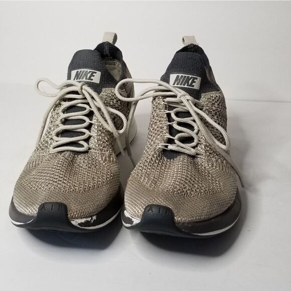 Nike running shoe taupe size 10 - Picture 2 of 7